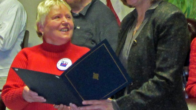 Saratoga Springs Mayor Joanne Yepsen presents Proclamation to LWV Barb Thomas